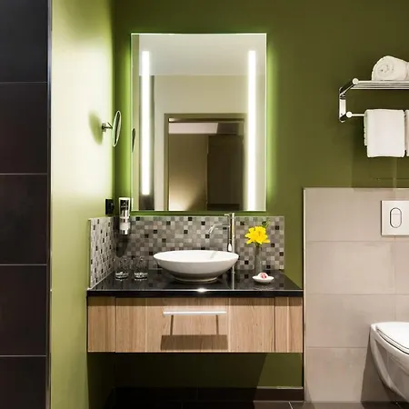 Leonardo Frankfurt 4*