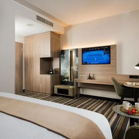 Leonardo Frankfurt Hotel 4*