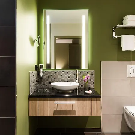 Leonardo Frankfurt 4*