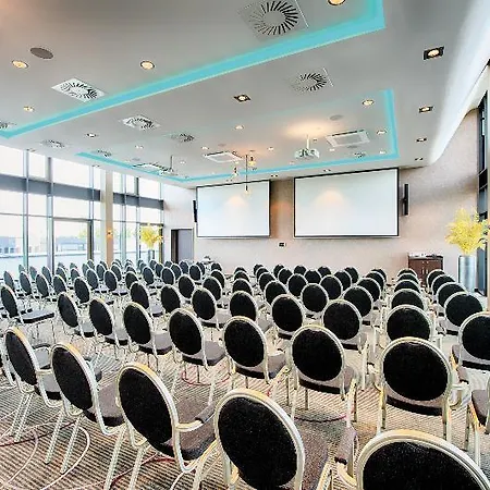 Leonardo Frankfurt 4*